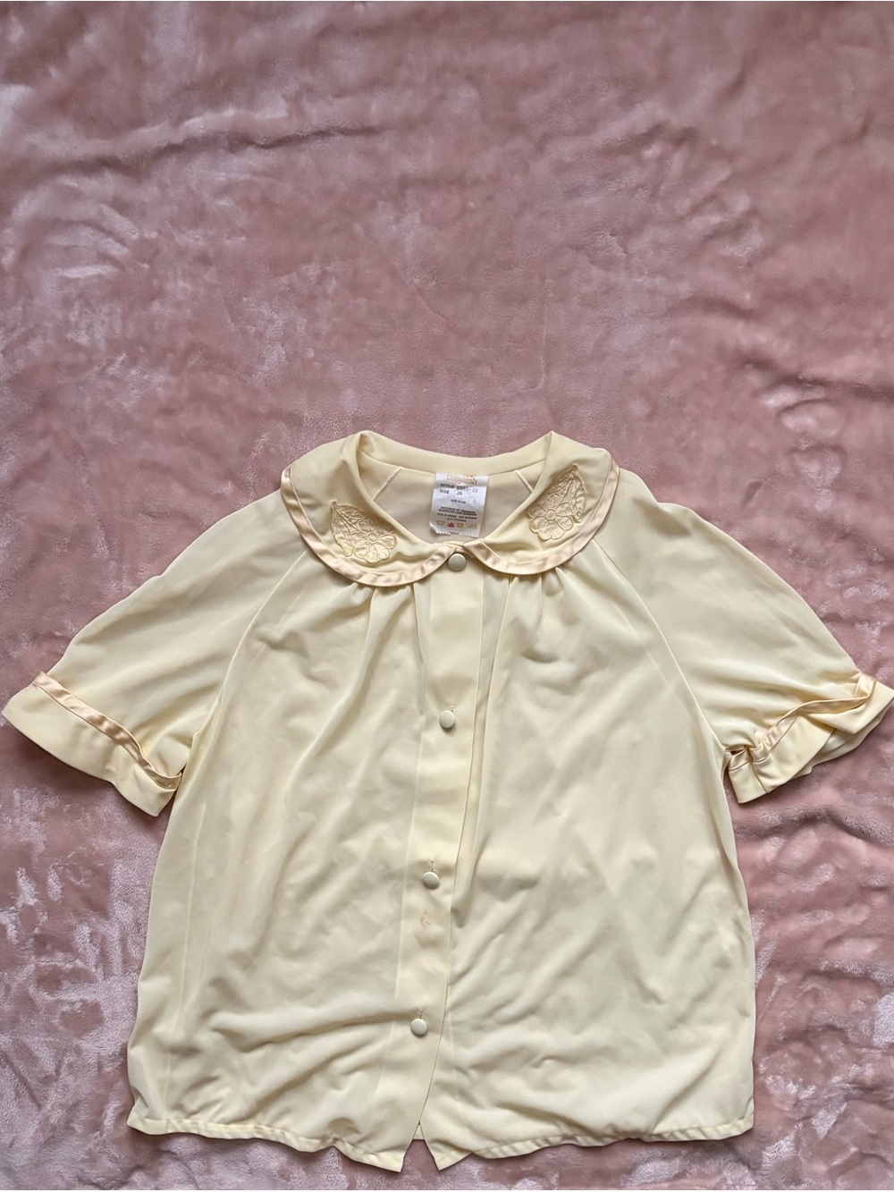 Vintage Pale Yellow Short-Sleeve Blouse with Embroidered Peter Pan Collar